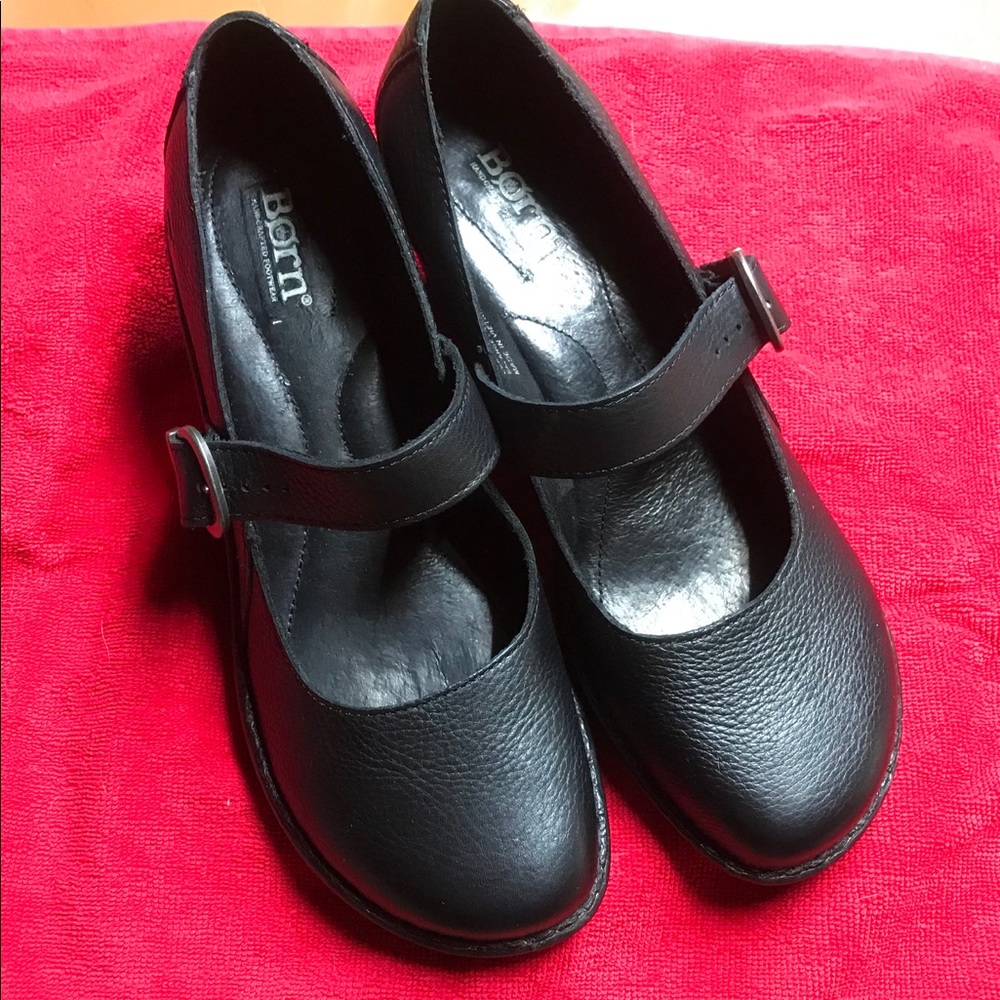 Born black leather dress shoes